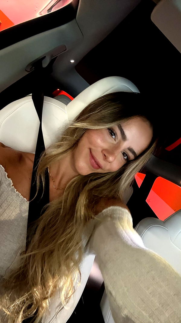 meelahrobbins image ~ Altpins