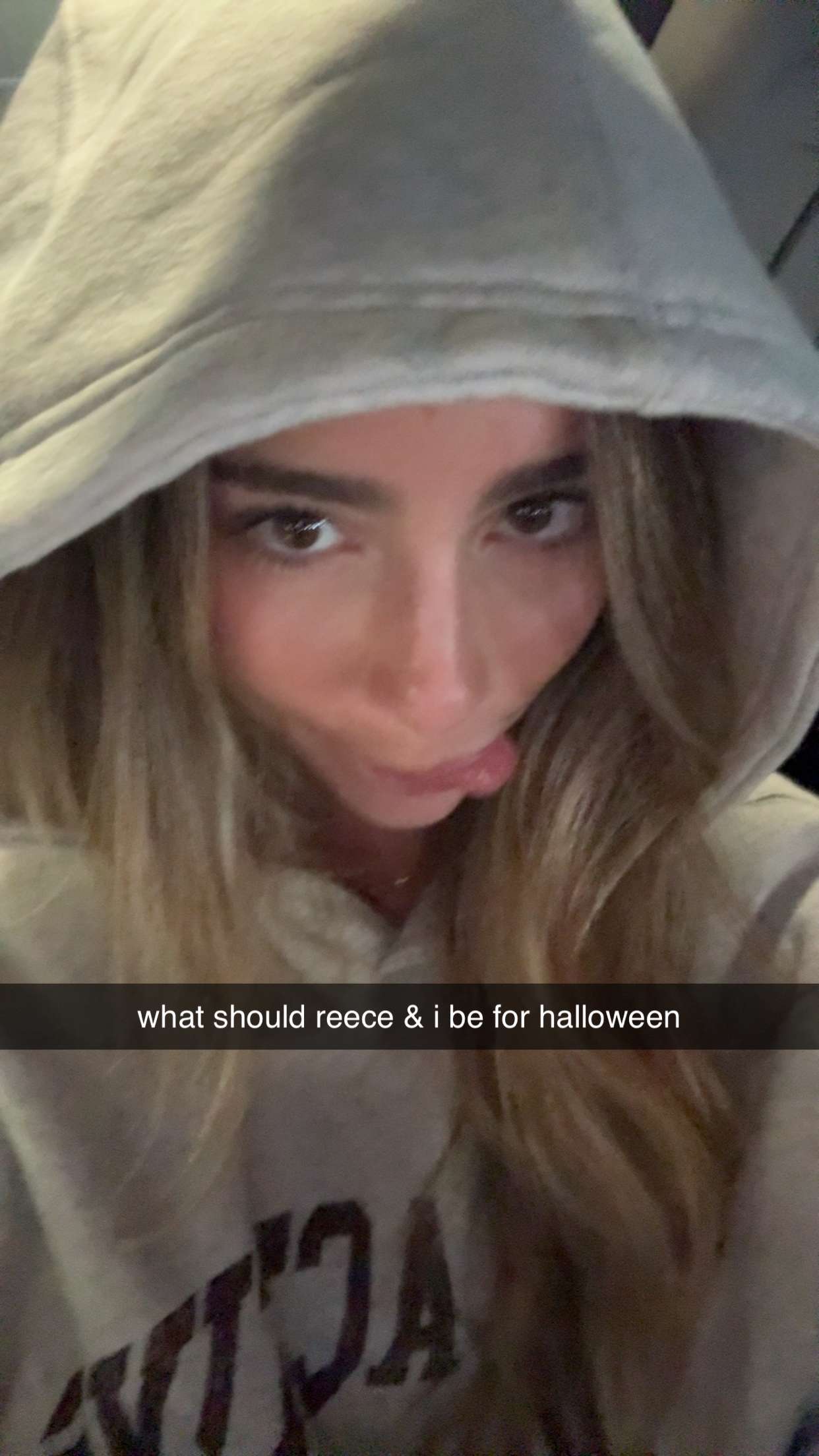 meelahrobbins snapchat image archive image