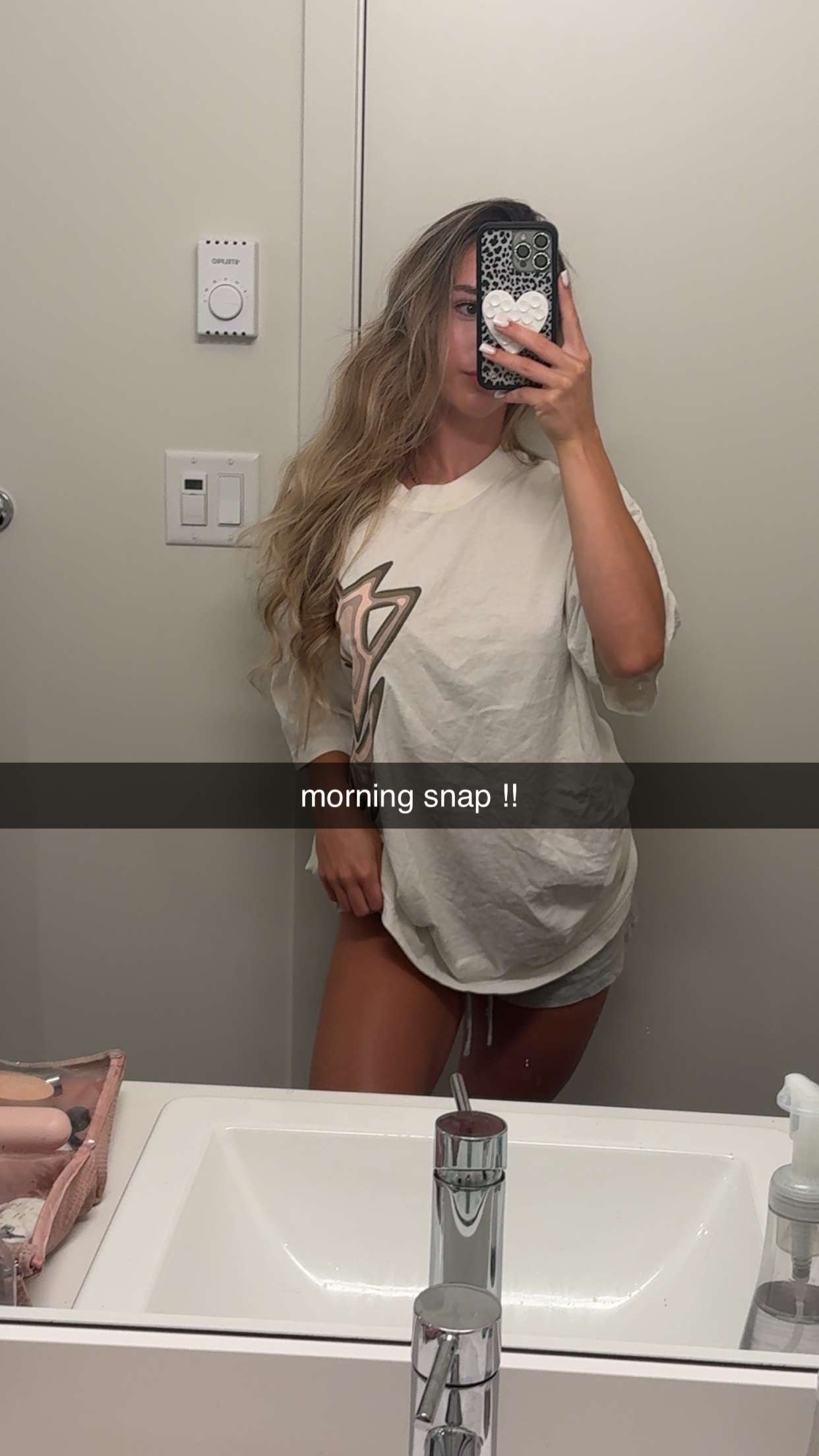 meelahrobbins snapchat image archive image