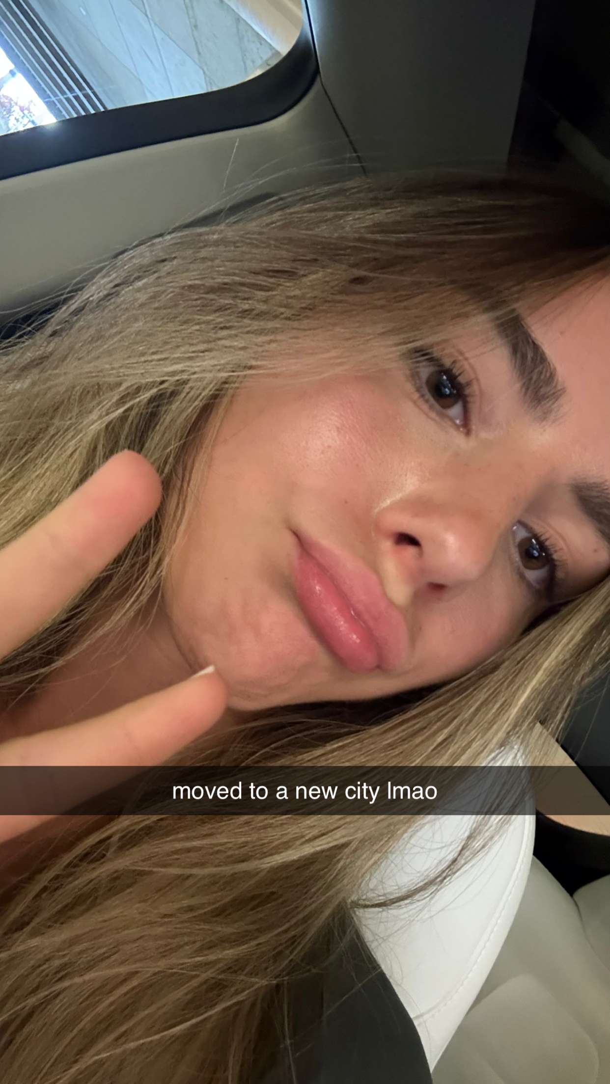 meelahrobbins snapchat image archive image