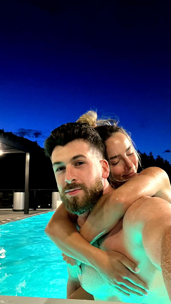 meelahrobbins image ~ Altpins