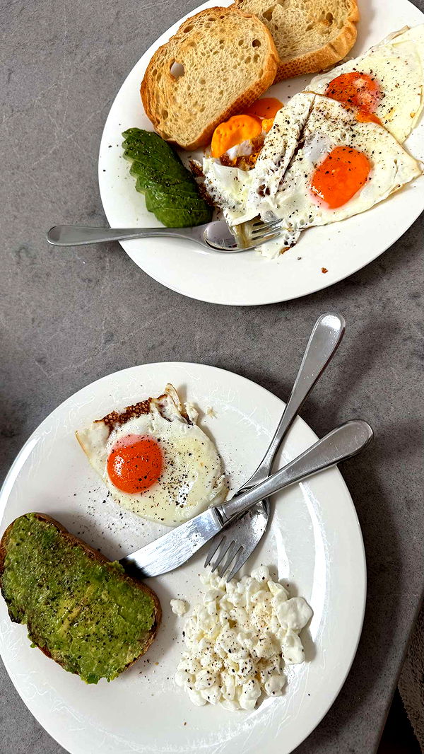 meelahrobbins image ~ Altpins