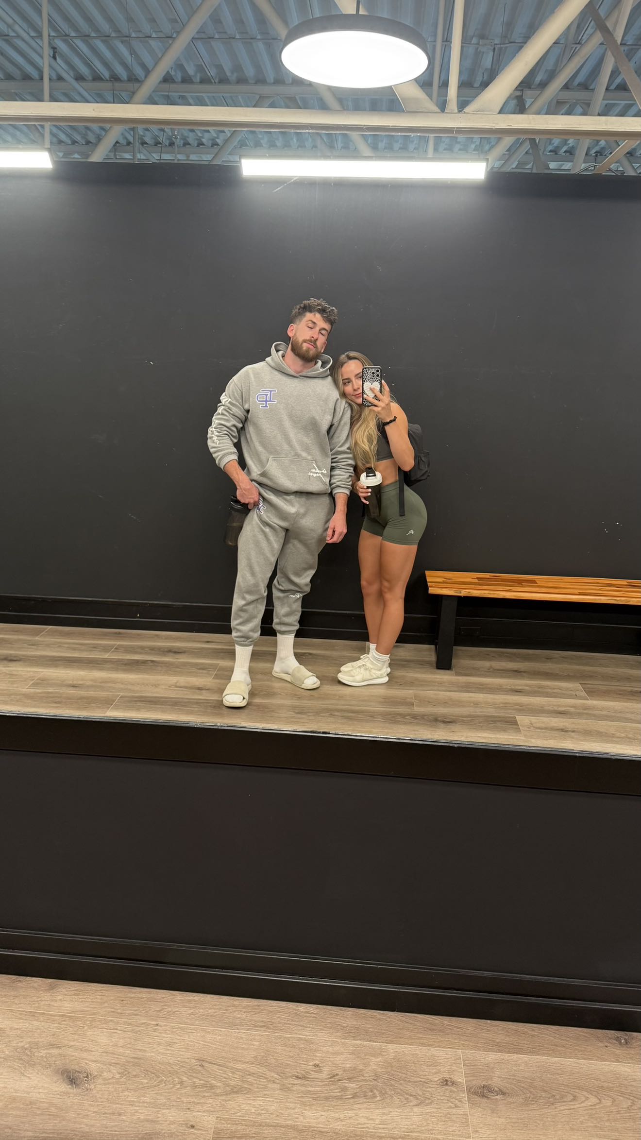 meelahrobbins snapchat image archive image