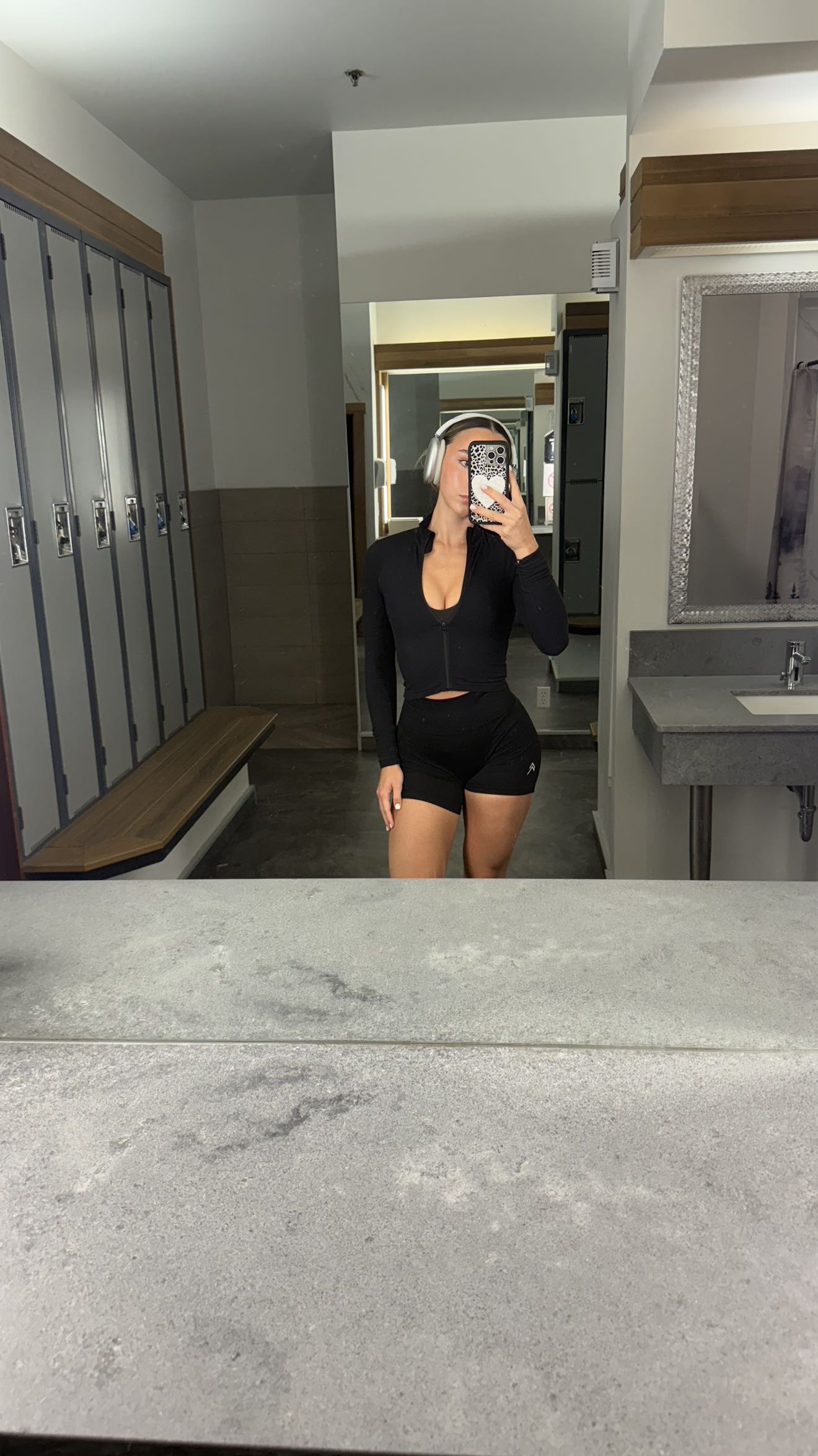 meelahrobbins snapchat image archive image