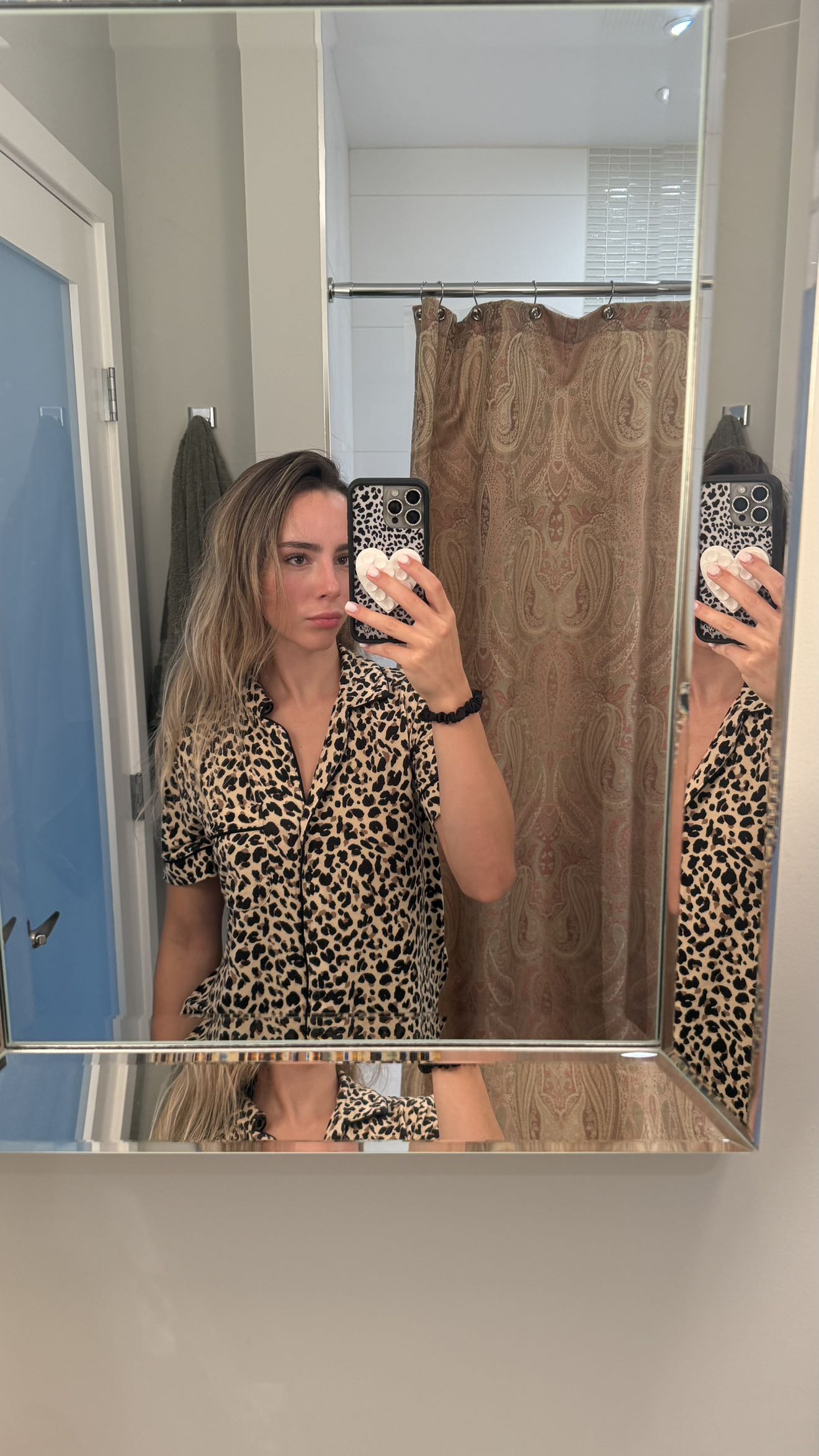 meelahrobbins snapchat image archive image