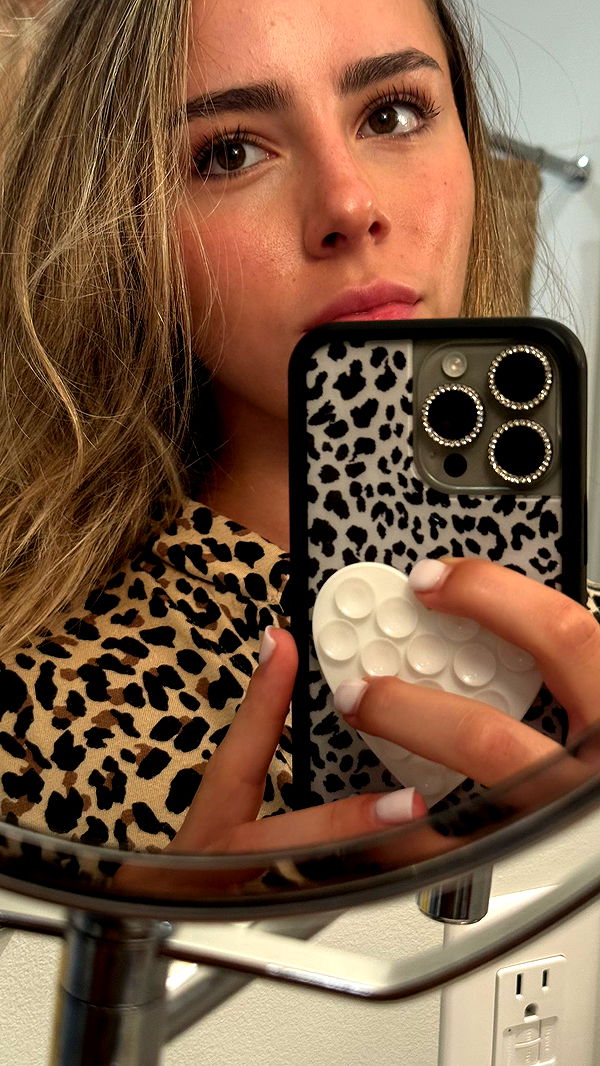 meelahrobbins image ~ Altpins