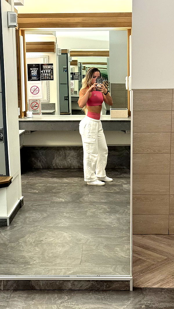 meelahrobbins image ~ Altpins