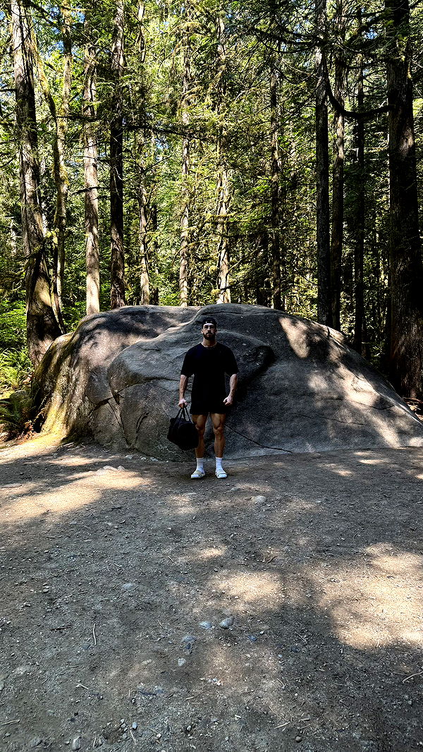 meelahrobbins image ~ Altpins