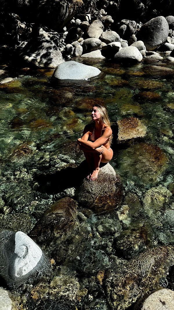 meelahrobbins image ~ Altpins