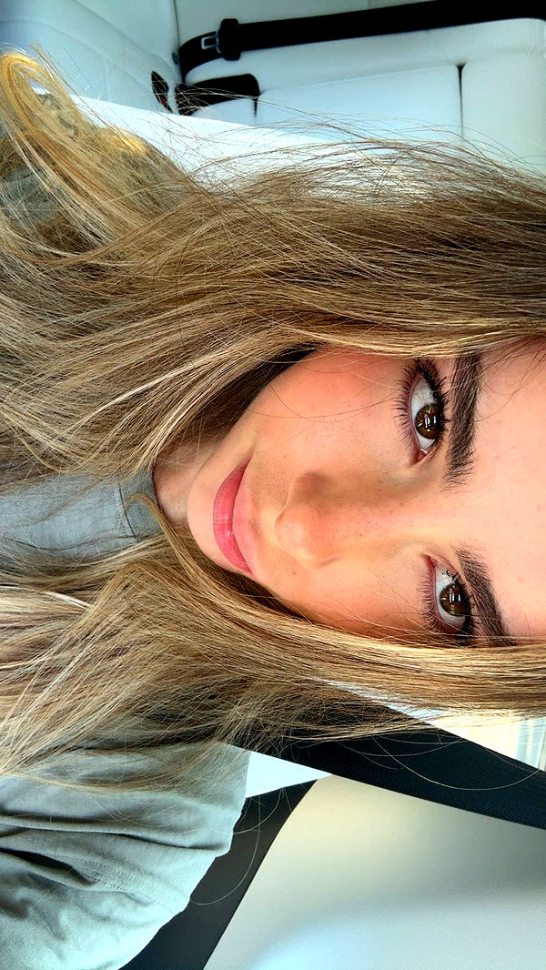 meelahrobbins image ~ Altpins