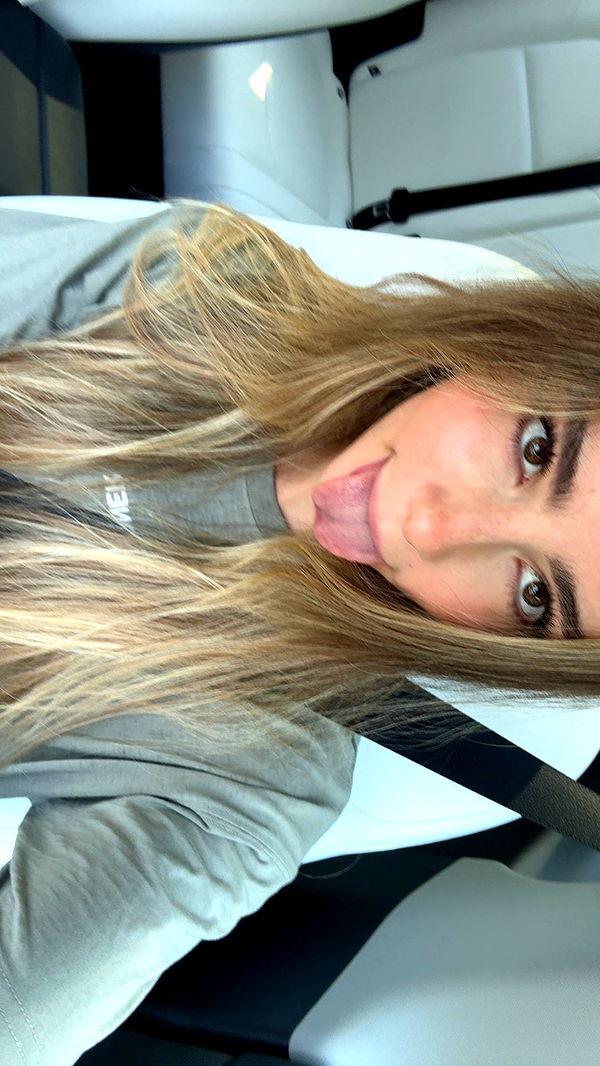 meelahrobbins image ~ Altpins