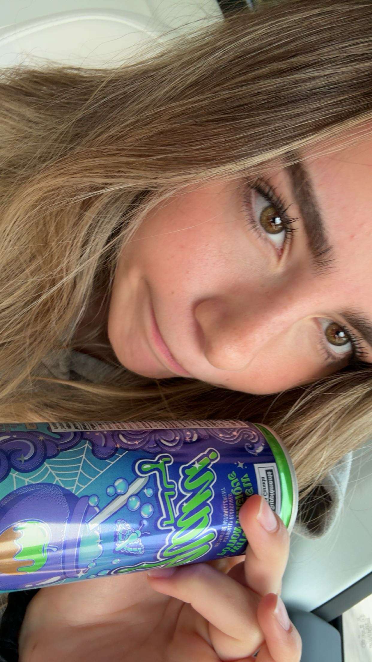 meelahrobbins snapchat image archive image