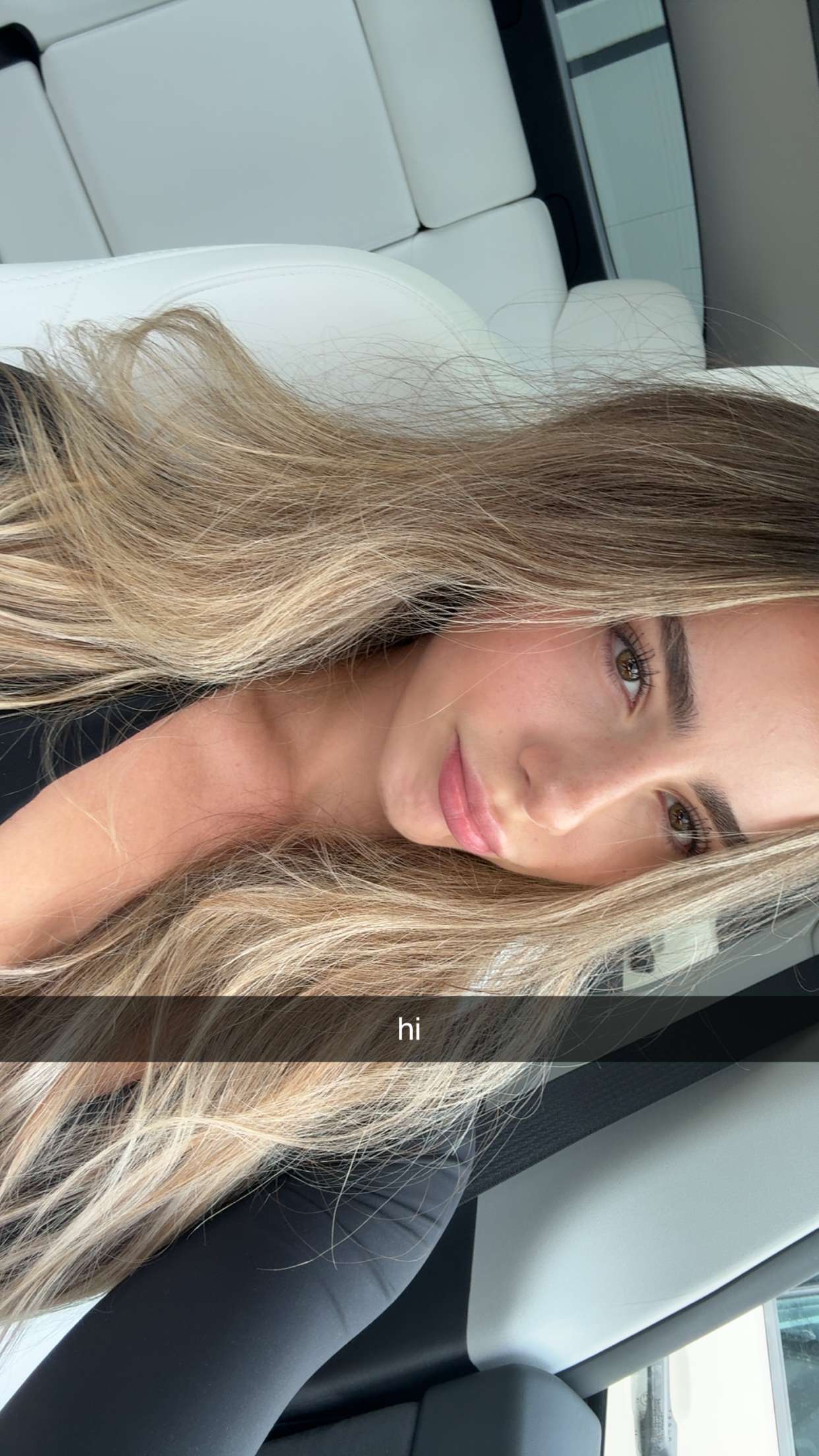 meelahrobbins snapchat image archive image