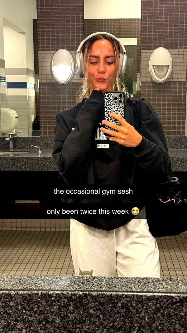 meelahrobbins image ~ Altpins