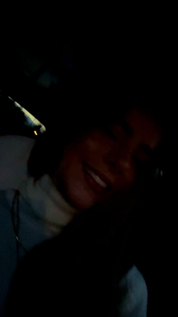 meelahrobbins image ~ Altpins