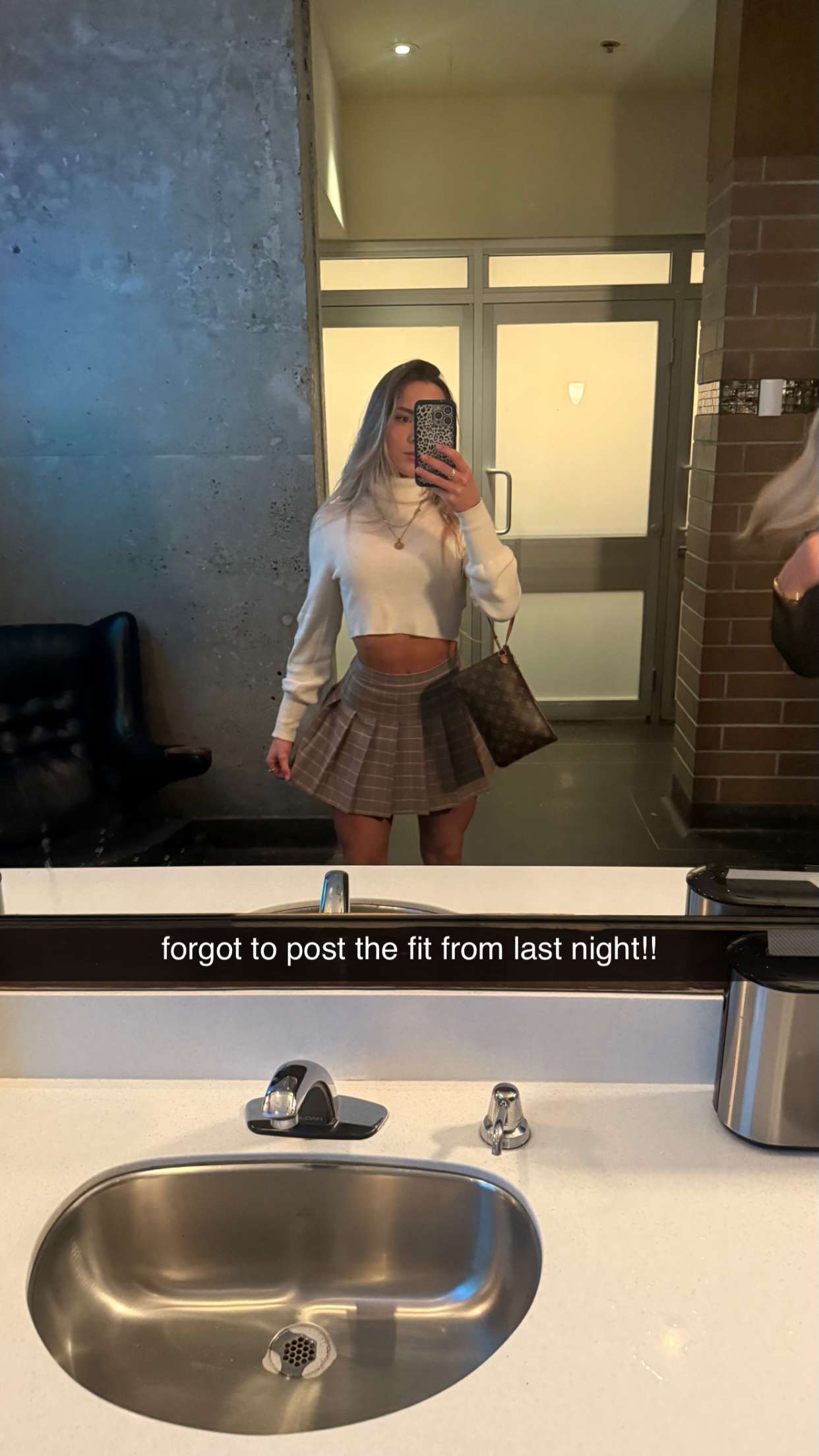 meelahrobbins snapchat image archive image