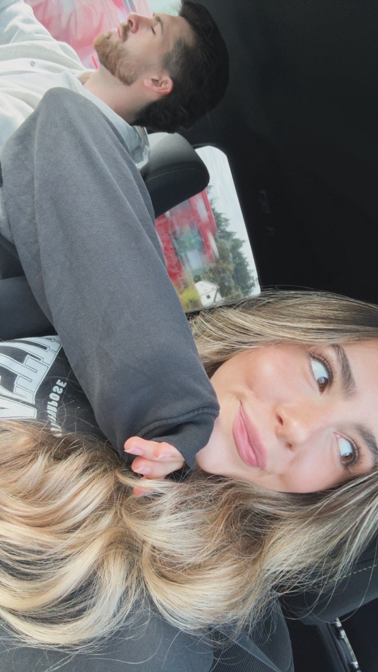 meelahrobbins snapchat image archive image