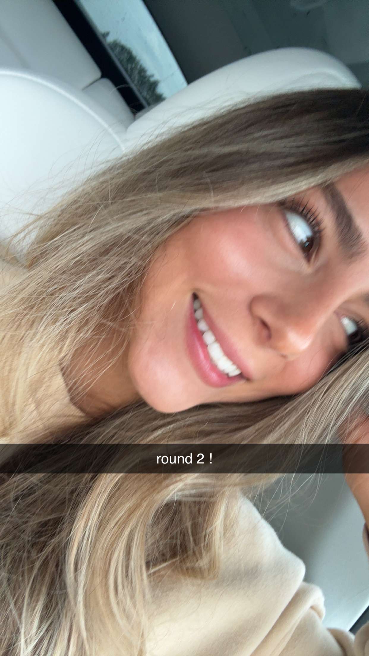 meelahrobbins snapchat image archive image