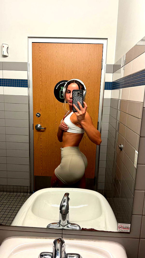 meelahrobbins image ~ Altpins