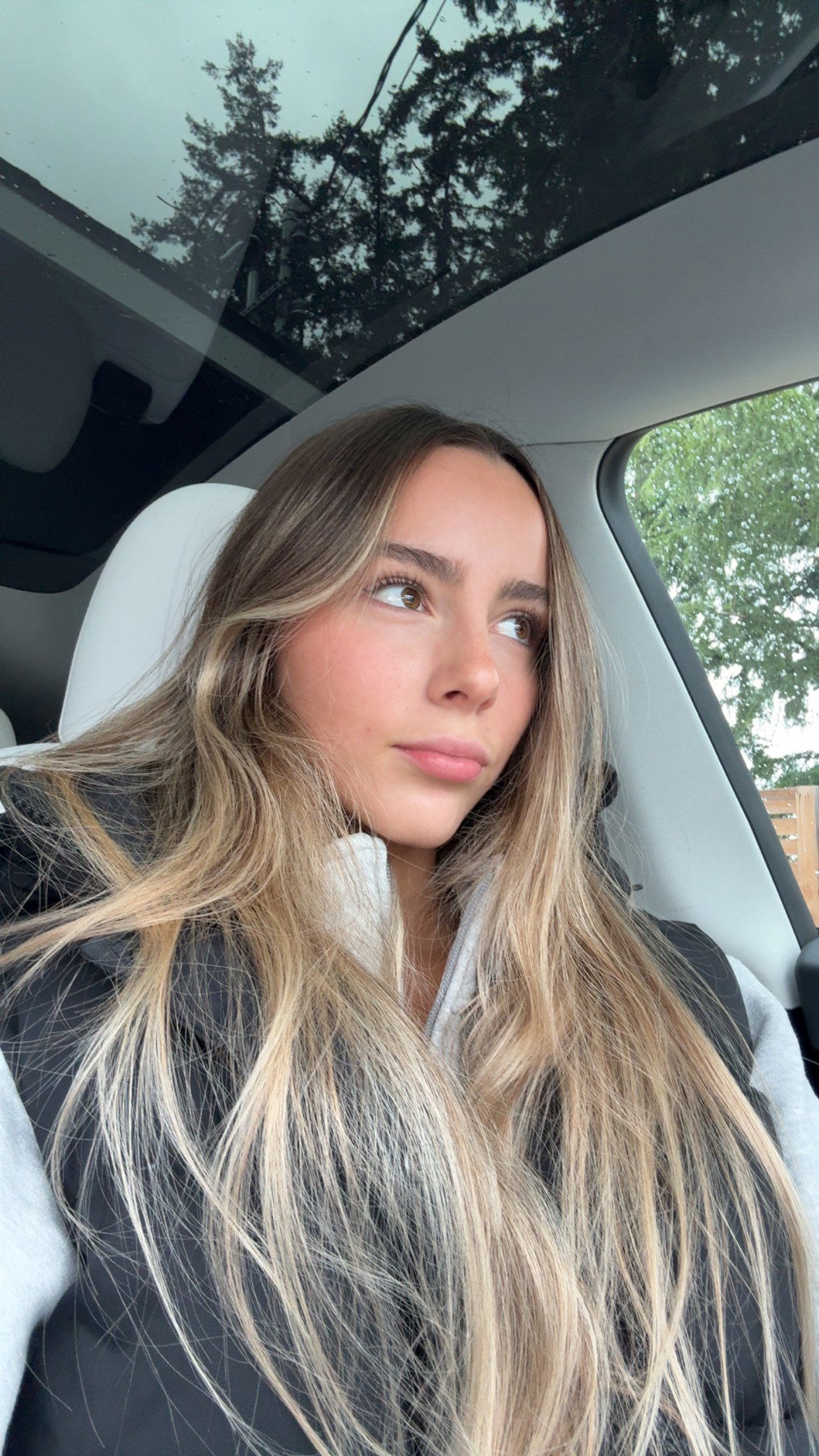 meelahrobbins snapchat image archive image