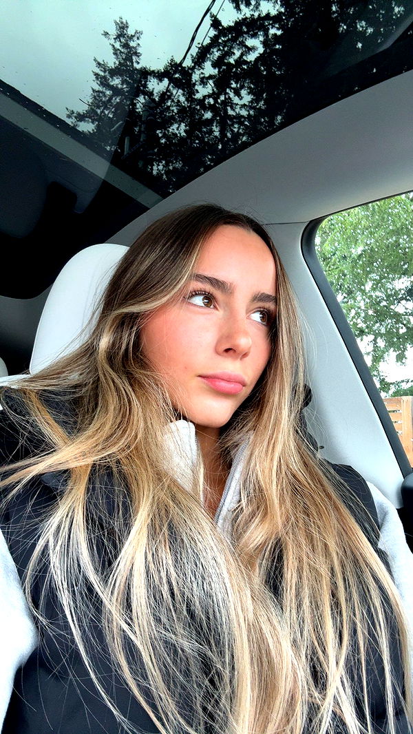 meelahrobbins image ~ Altpins