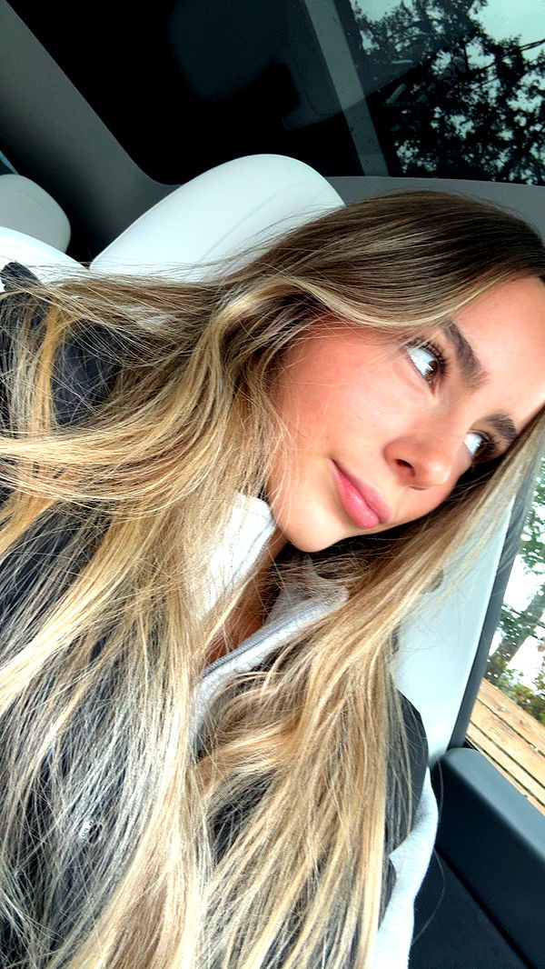 meelahrobbins image ~ Altpins