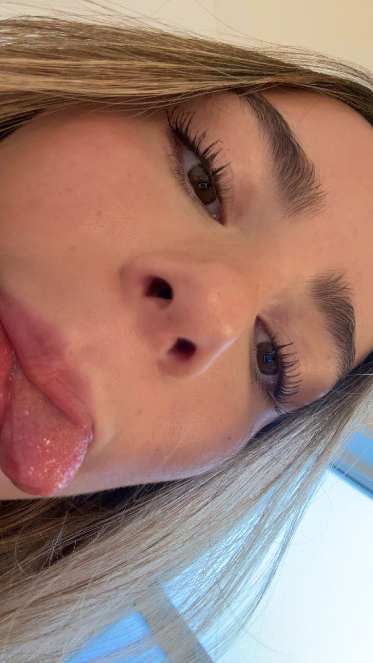 meelahrobbins snapchat image archive image