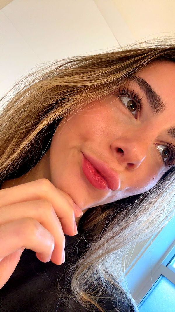 meelahrobbins image ~ Altpins