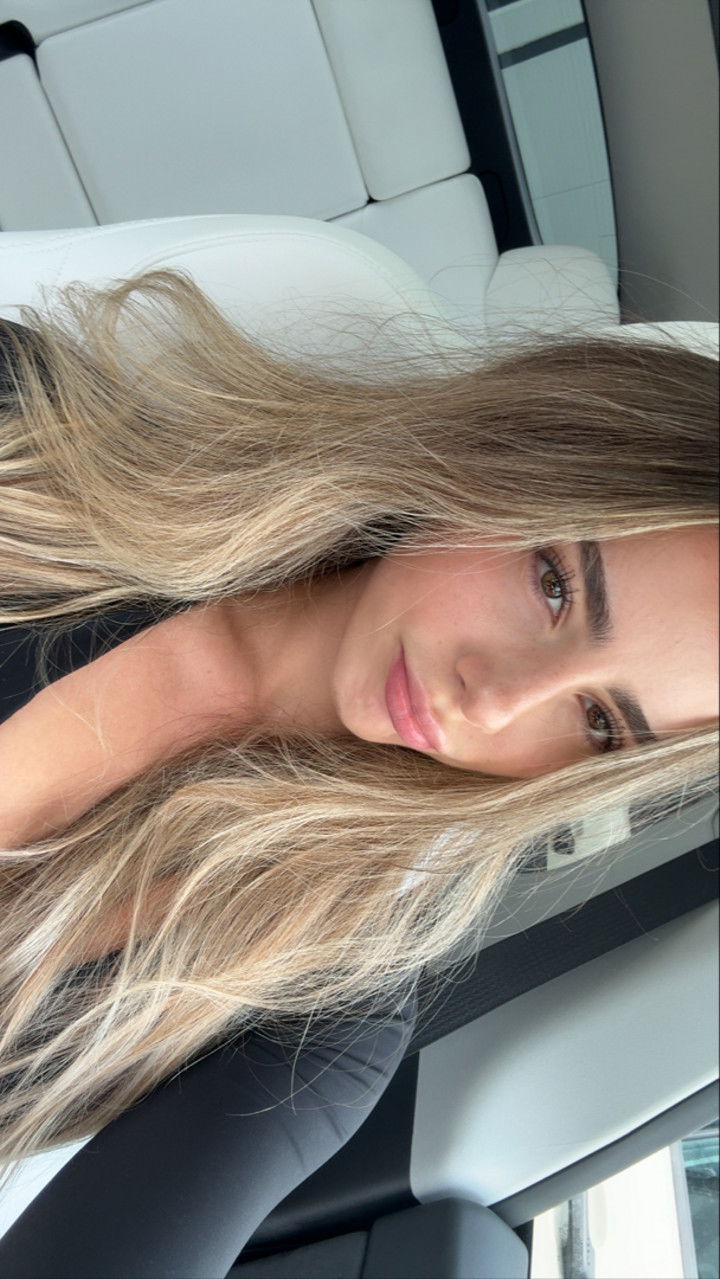 meelahrobbins snapchat image archive image