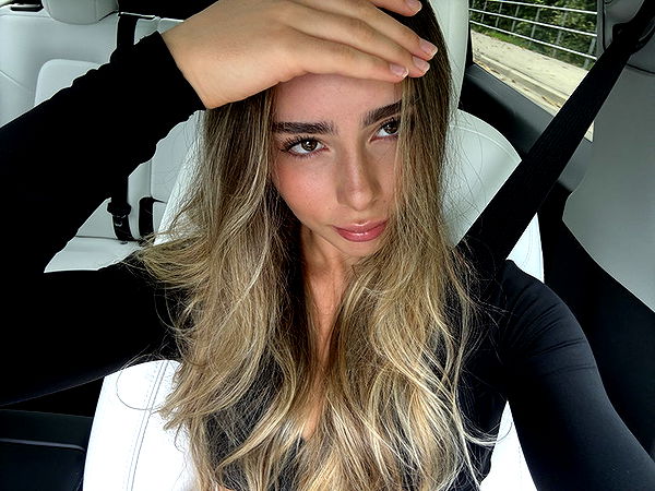 meelahrobbins image ~ Altpins