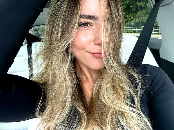 meelahrobbins image ~ Altpins