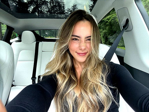 meelahrobbins image ~ Altpins