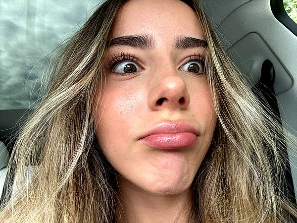 meelahrobbins image ~ Altpins