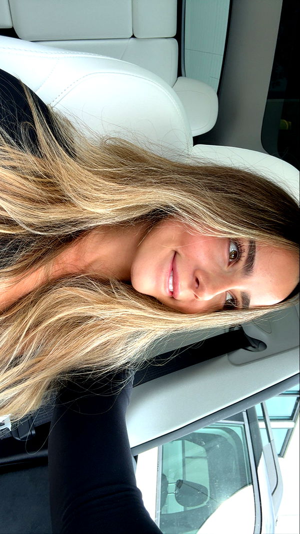 meelahrobbins image ~ Altpins