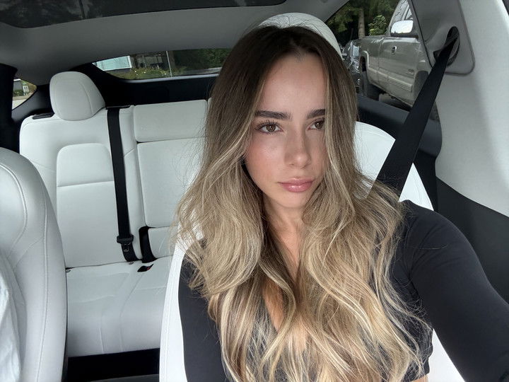 meelahrobbins snapchat image archive image