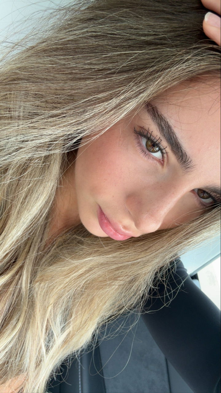 meelahrobbins snapchat image archive image