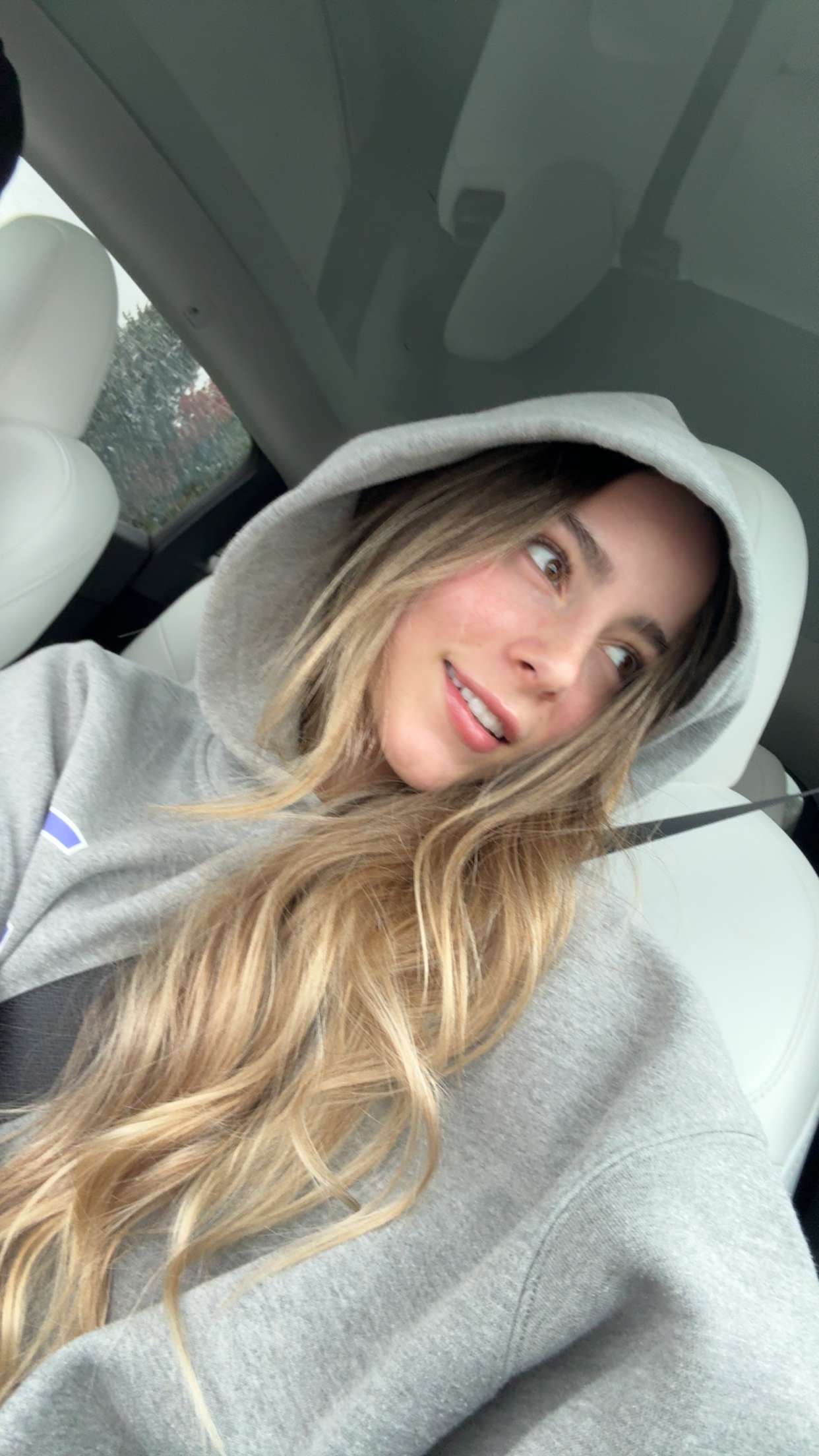 meelahrobbins snapchat image archive image