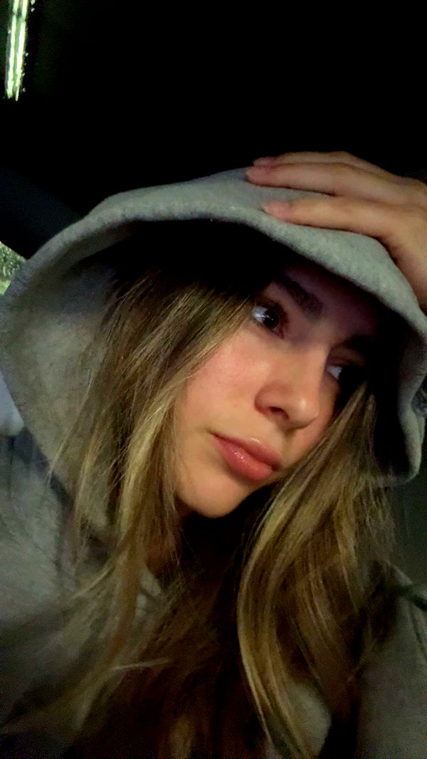 meelahrobbins image ~ Altpins