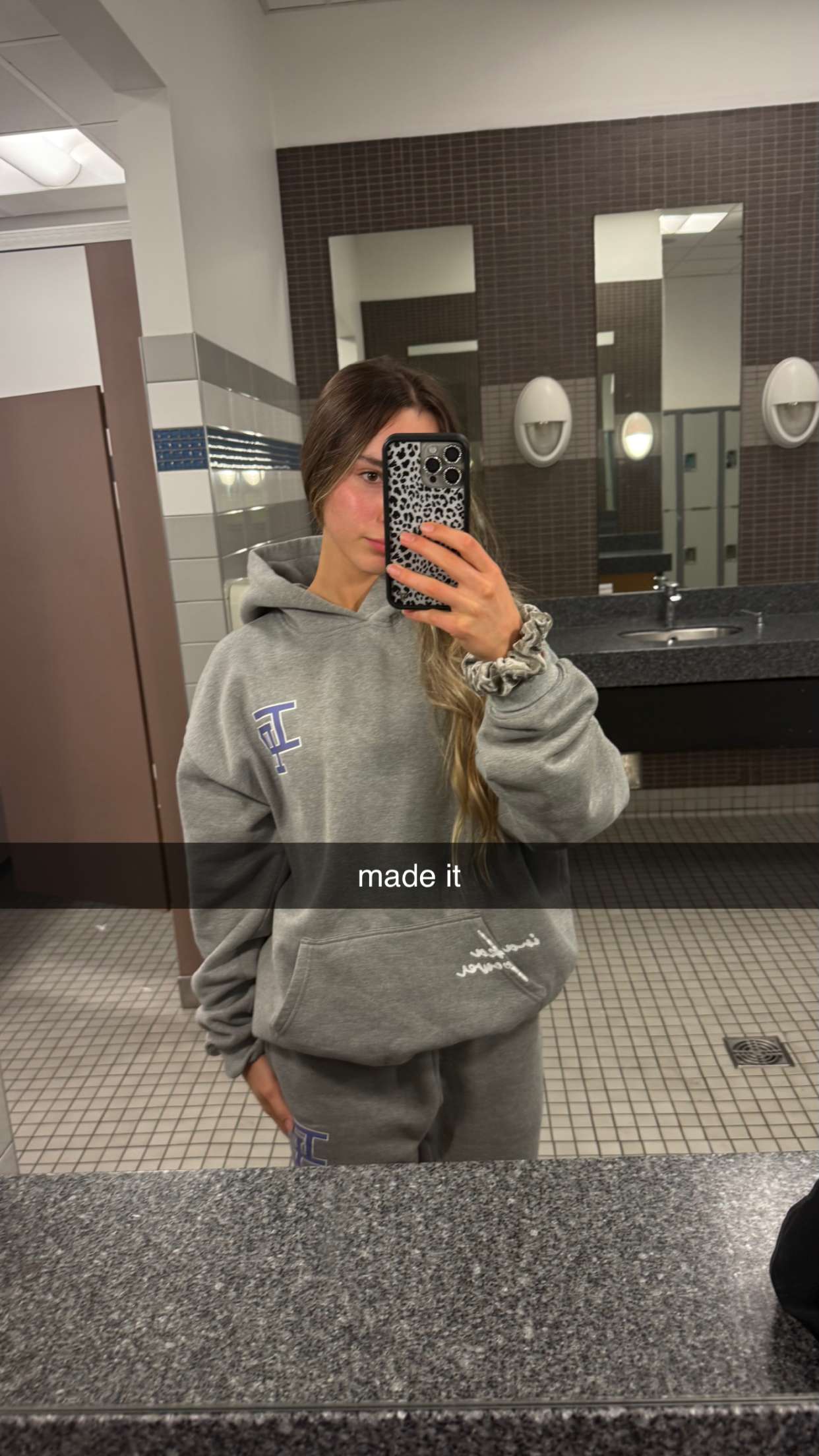 meelahrobbins snapchat image archive image