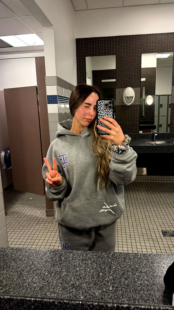 meelahrobbins image ~ Altpins