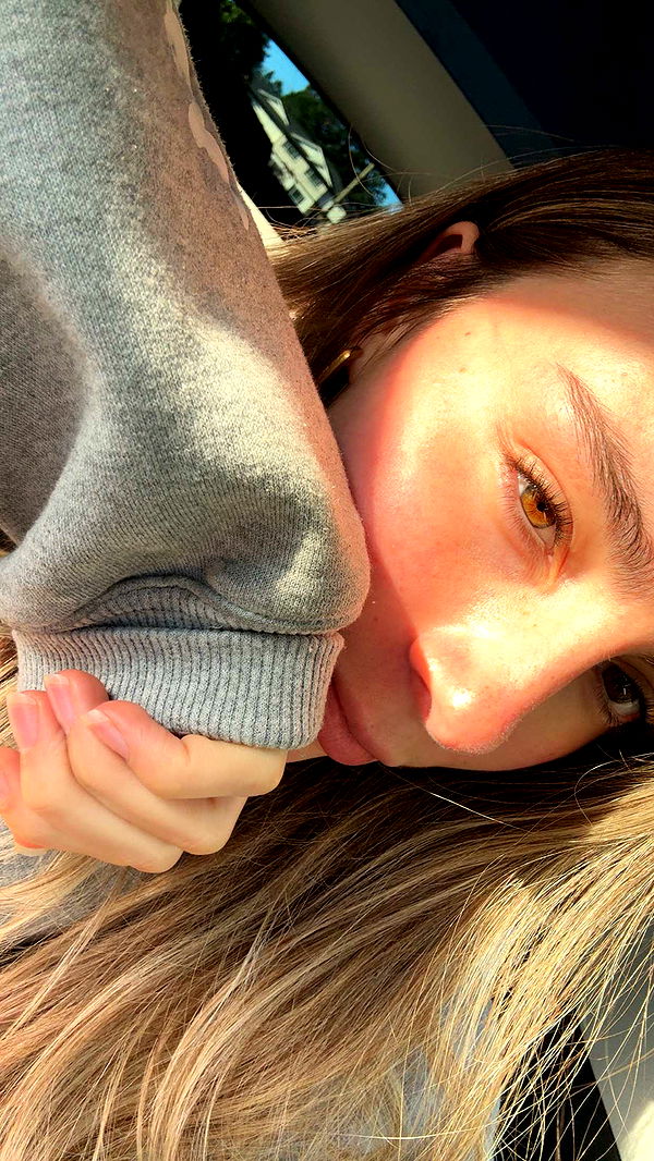 meelahrobbins image ~ Altpins