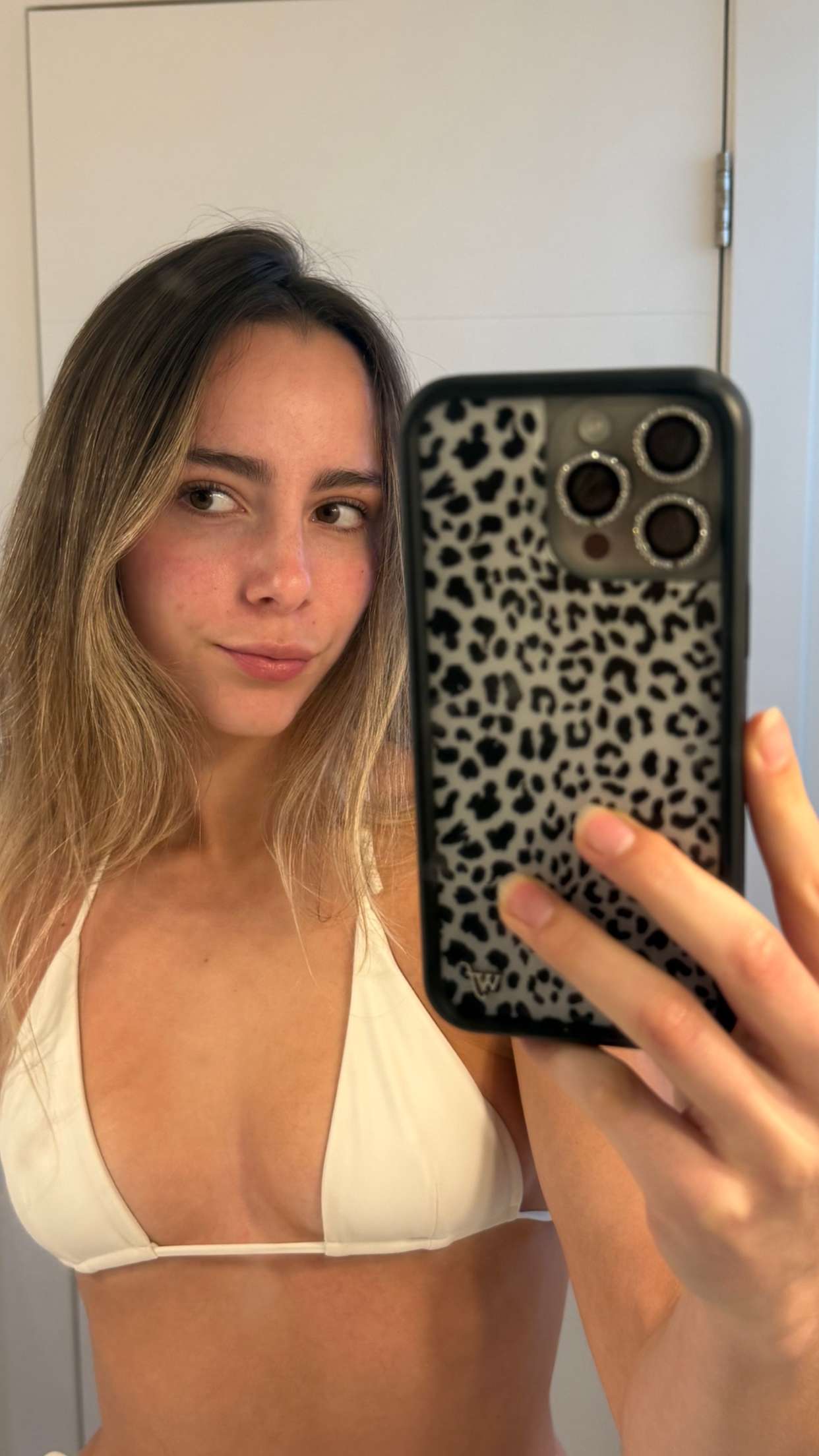 meelahrobbins snapchat image archive image