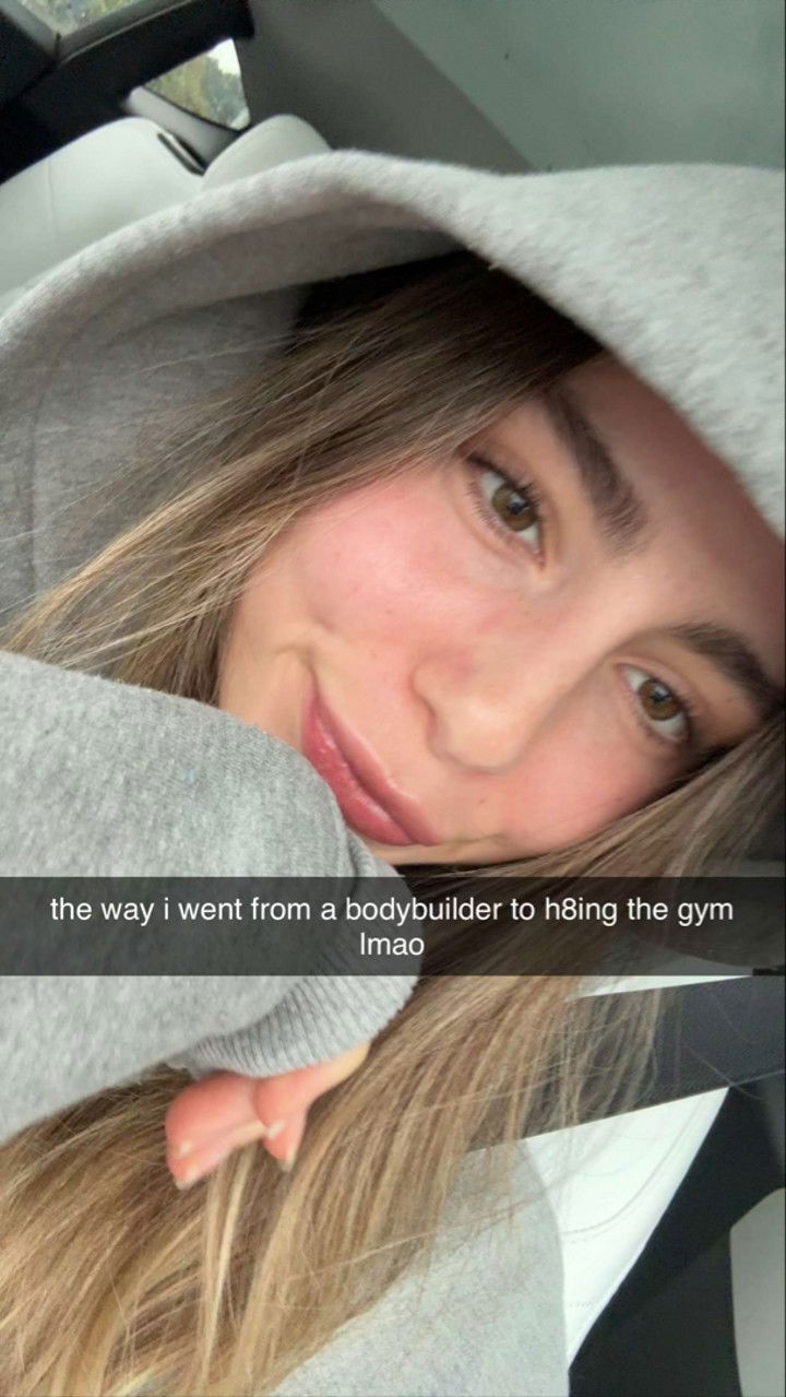meelahrobbins snapchat image archive image
