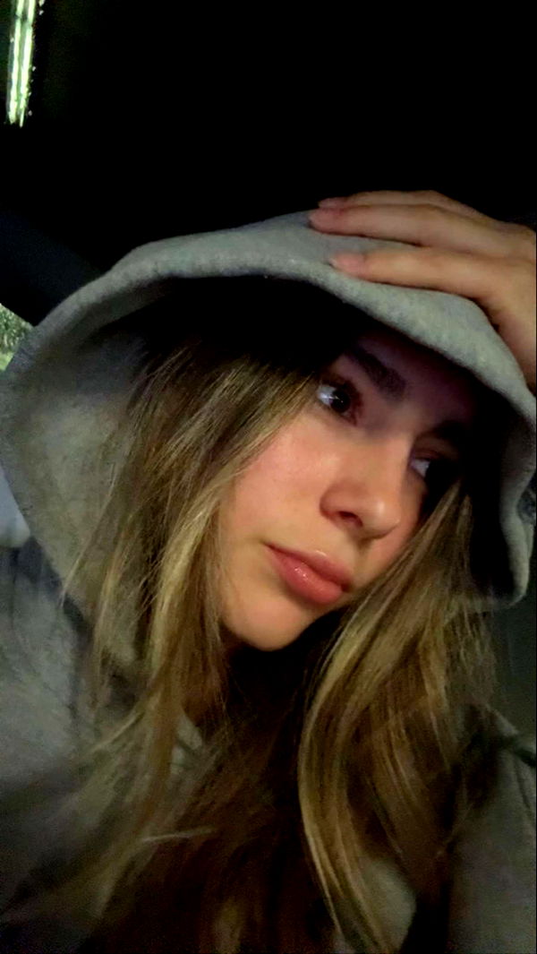 meelahrobbins image ~ Altpins