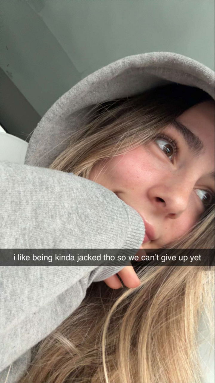 meelahrobbins snapchat image archive image