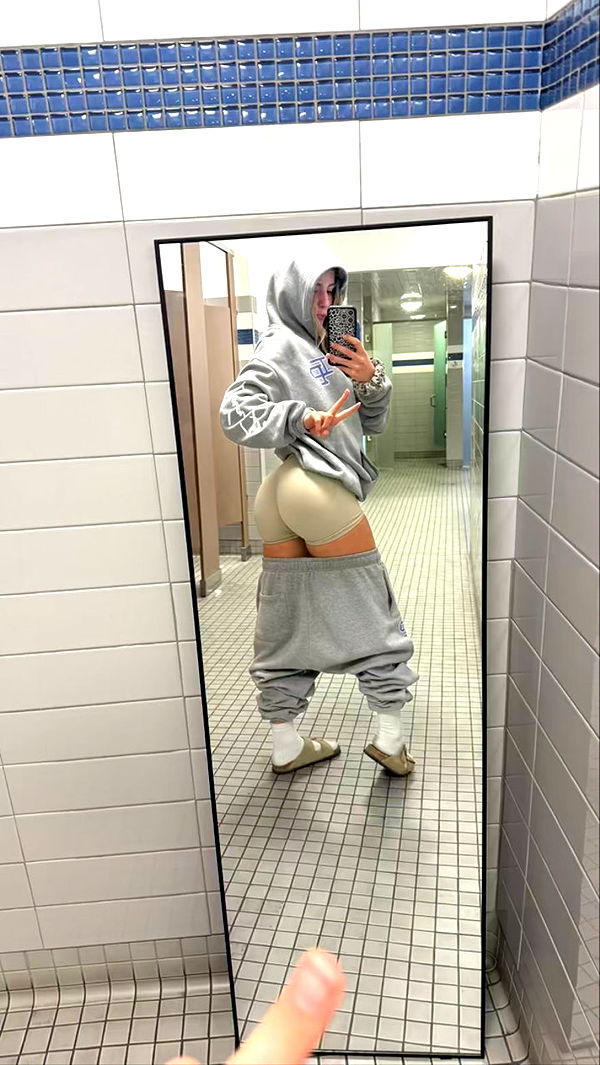 meelahrobbins image ~ Altpins