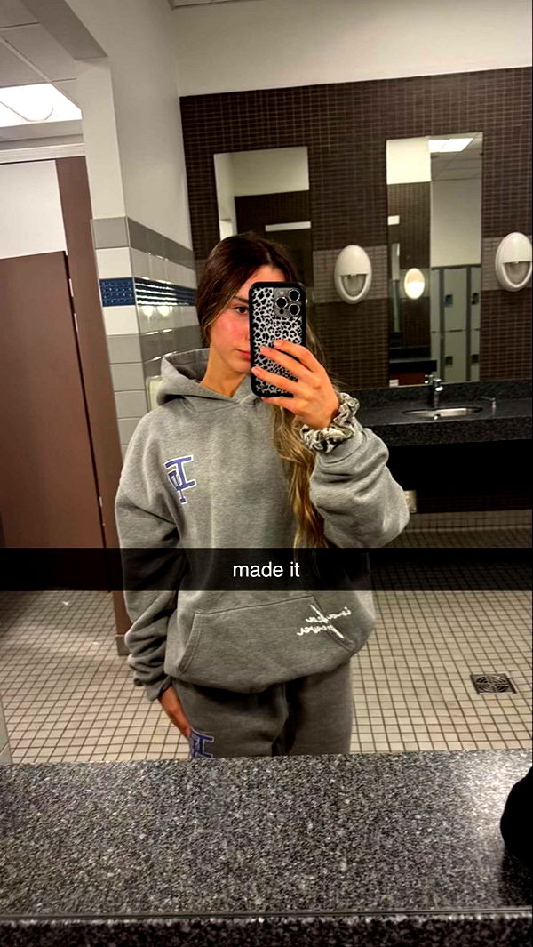 meelahrobbins image ~ Altpins