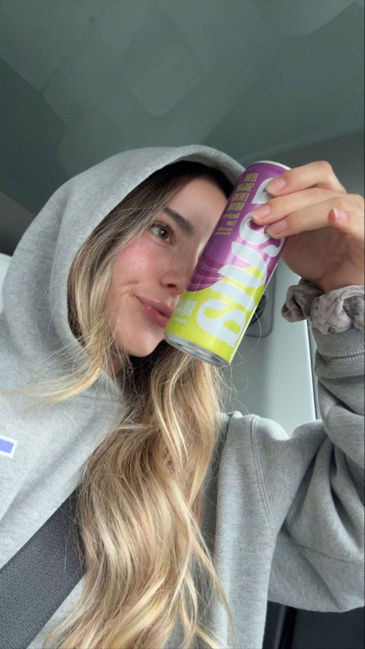 meelahrobbins snapchat image archive image