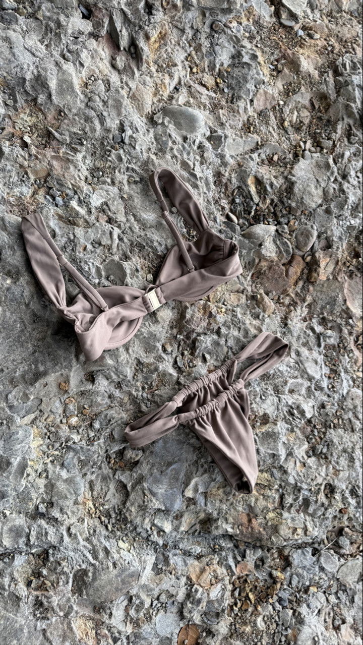 meelahrobbins snapchat image archive image