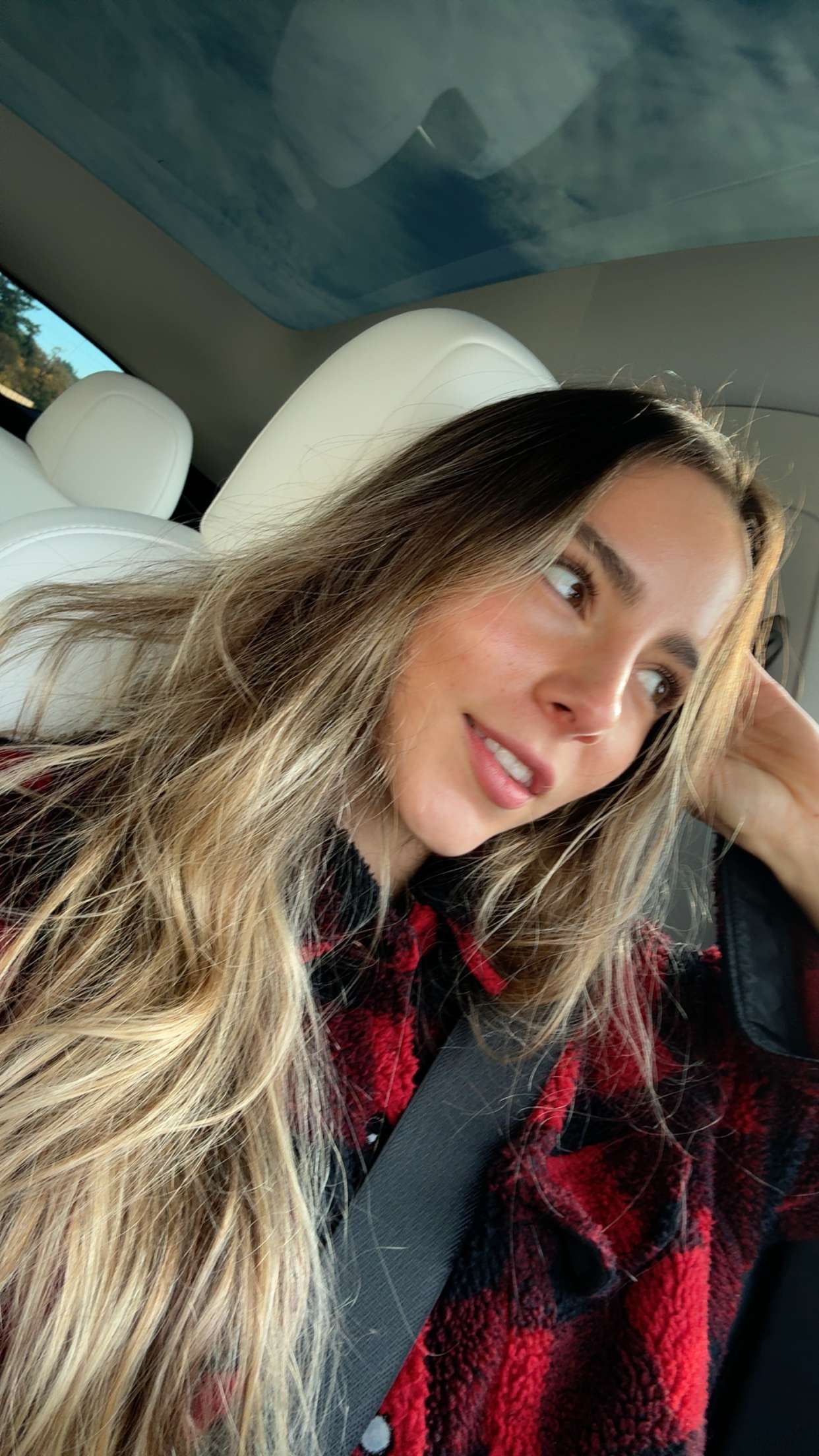 meelahrobbins snapchat image archive image